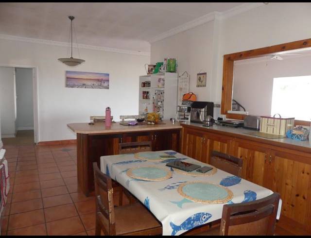 5 BEDROOM HOUSE FOR SALE IN BRITANNIA BAY